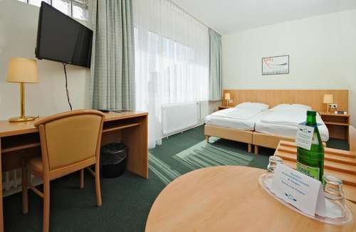 www.hotel-wiking.com