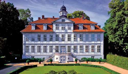 www.schloss-luedersburg.de