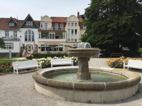 www.hotelcafe-rosengarten.de