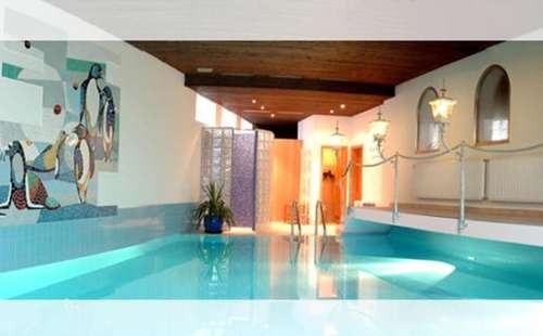 www.hotel-roter-hahn.com