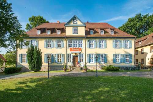 www.hotel-zumherrenhaus.de