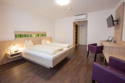 www.hotelzurpfalz.de