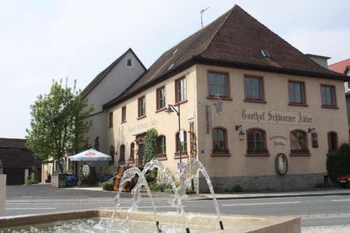 www.gasthofschwarzeradler.de