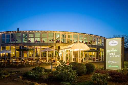 www.hotelamwall.de
