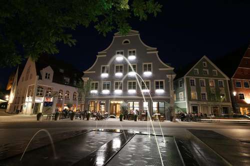 www.hotel-am-schrannenplatz.de