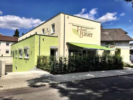 www.hotel-bauer.net