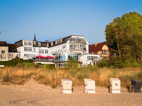 www.strandhotel-ostseeblick.de