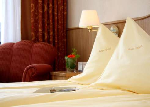 www.kuhr-hotel.de