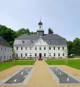 www.hotel-schloss-rabenstein.de