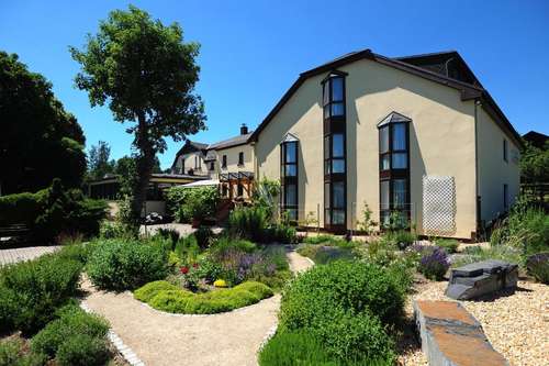 www.landhotel-plauen.de