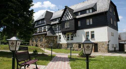 www.landhotel-wettin.de