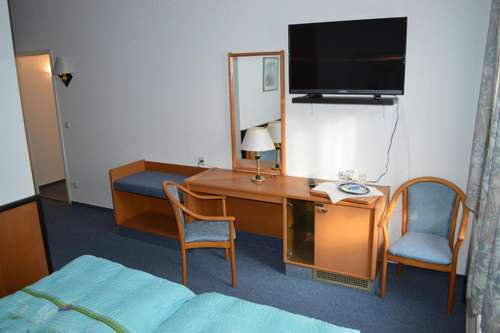 www.hotel-eiche-meerane.de