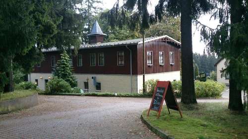 www.waldhotel-zoebischhaus.com