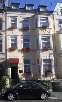 www.hotel-am-roonplatz.de