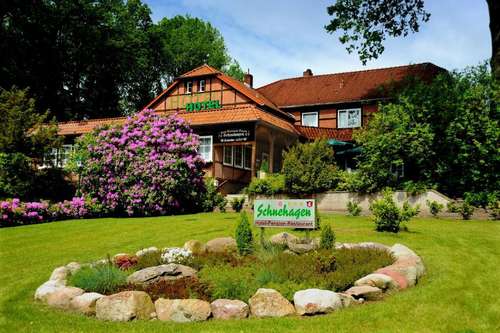 www.hotelschnehagen.de