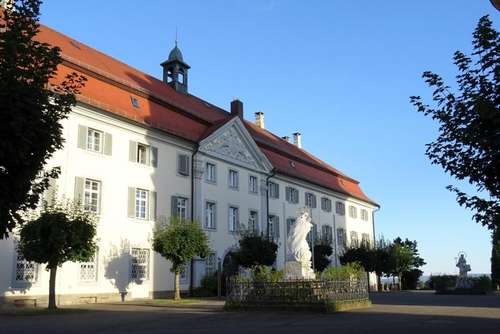 www.haus-schoenenberg.de