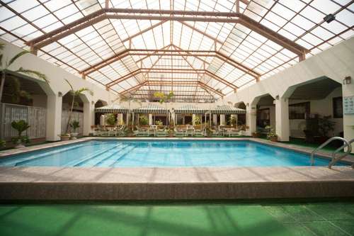 www.hotelramada.com