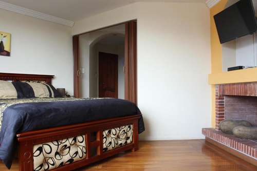 www.alturaroomsuites.com