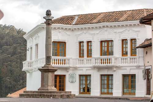 www.arthotelsecuador.com