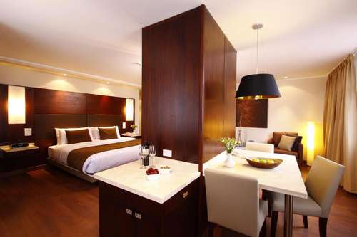 www.hotelreinaisabel.com