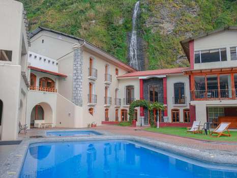 www.hotelsangay.com