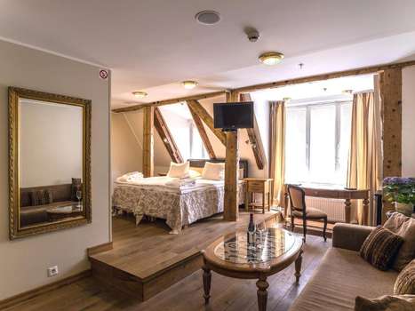 www.cruhotel.eu