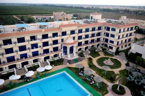 www.greendesert-hotel.com