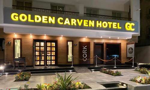 www.goldencarvenhotel.website