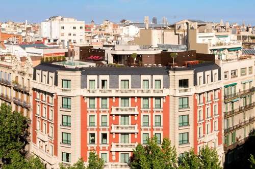 www.thecornerhotel-barcelona.com
