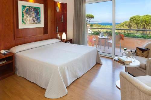 www.hotelsapunta.com