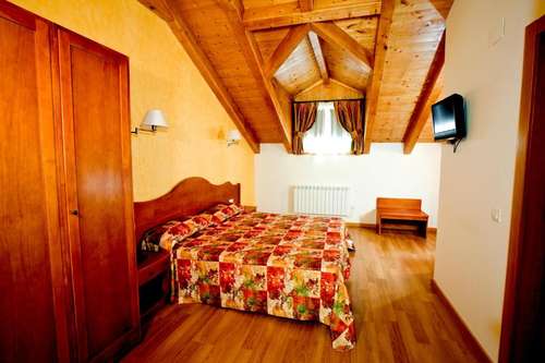www.hotelmontseny.com