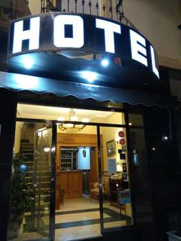 www.hotelvictoriazafra.com