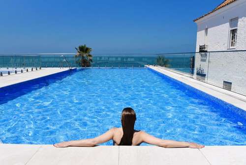 www.hotelagarochipiona.com