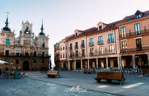 www.hotelasturplaza.es