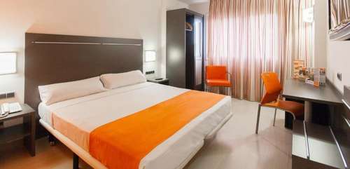 www.hotelh2avila.com