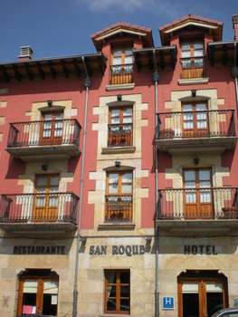 www.hotelsanroquereinosa.com