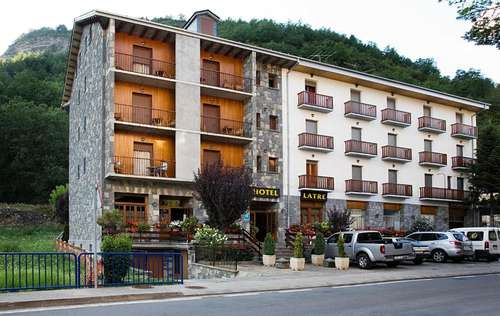 www.hotellatre.net