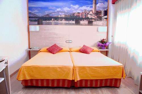 www.hoteltortosaparc.com
