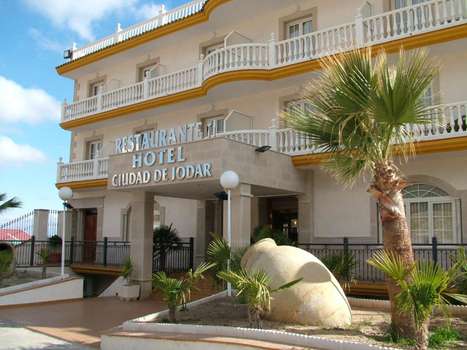www.hotelciudaddejodar.com