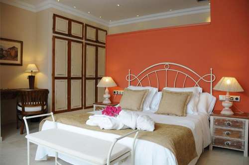 www.hotelceferino.com