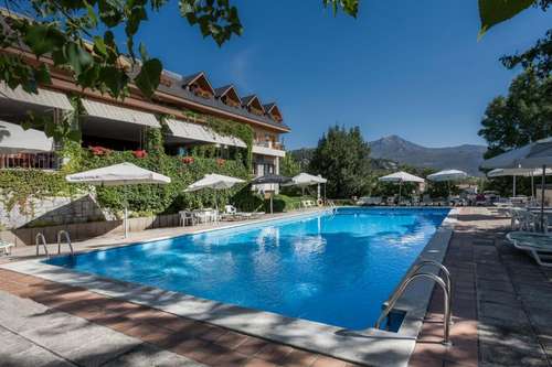 www.hotel-lasgacelas.com