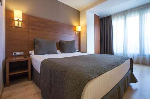 www.hotelviaaugusta.com