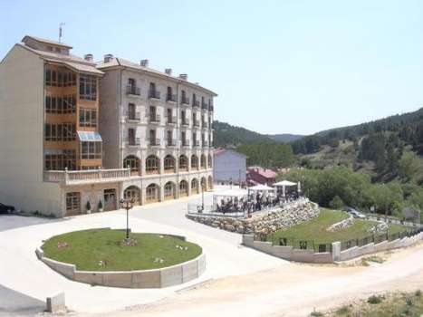 www.hotelmanriquedelara.com