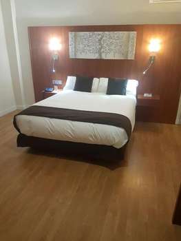www.hotelfamiliaconde.com