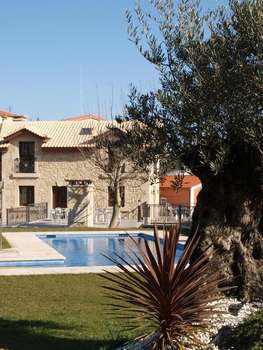 www.aparthotelmarouco.com
