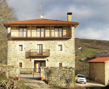 www.hotelruralvaltarranz.com