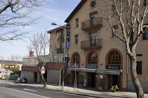 www.hoteltresarcos.com