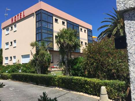 www.hotelfloridalanzada.es