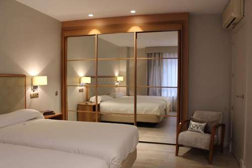 www.hotelcarreno.com