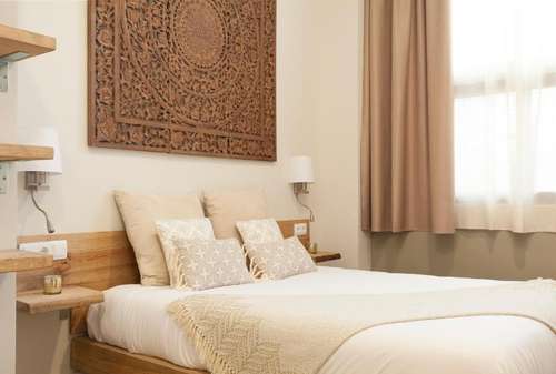 www.radhahotelbcn.com